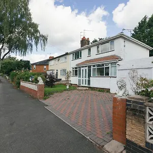 Comfy Moseley Holiday home