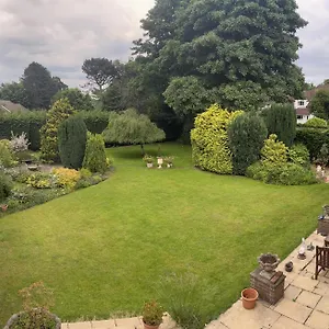Unwind In Comfort At Cosy Caradus Free Parking Holiday home